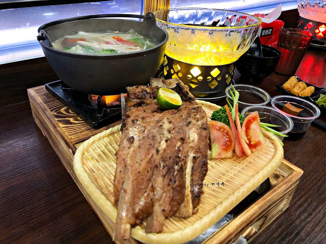 【台中 南屯】水流道-台式水流麵👉$199流水麵吃到飽,+$30搭主餐很划算,麵條有三種醬料,口味看個人喜好,好玩有趣成分居多!