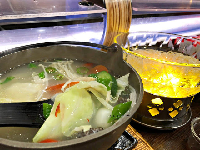 【台中 南屯】水流道-台式水流麵👉$199流水麵吃到飽,+$30搭主餐很划算,麵條有三種醬料,口味看個人喜好,好玩有趣成分居多!