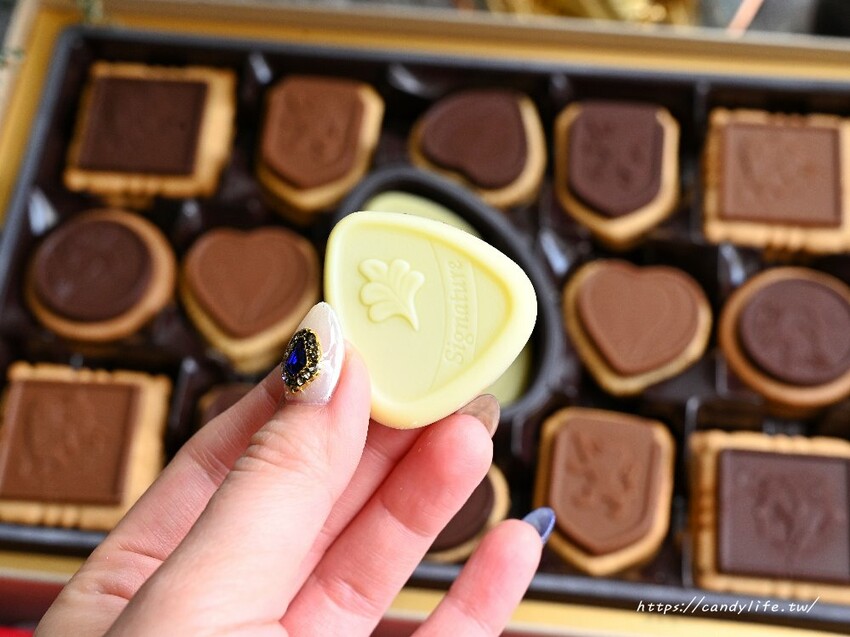 精緻喜餅推薦！GODIVA牡丹花款喜餅禮盒，極致奢華，高貴典雅，一次品嘗多種風味巧克力餅乾～