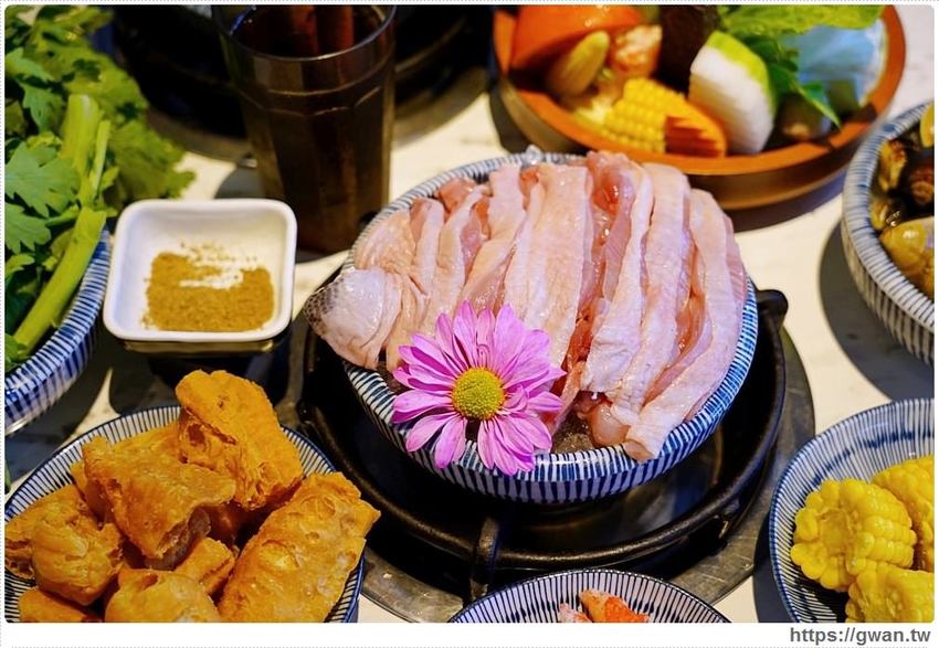 台中新開火鍋店，霸氣100隻蝦蝦端上桌，身份證有1、3、9再贈送花瓣松阪豬！