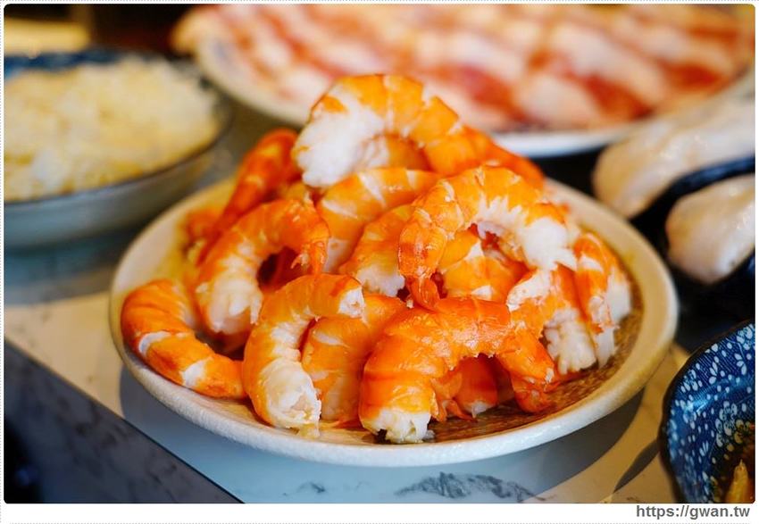 台中新開火鍋店，霸氣100隻蝦蝦端上桌，身份證有1、3、9再贈送花瓣松阪豬！