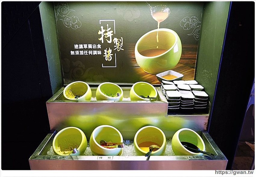 台中新開火鍋店，霸氣100隻蝦蝦端上桌，身份證有1、3、9再贈送花瓣松阪豬！