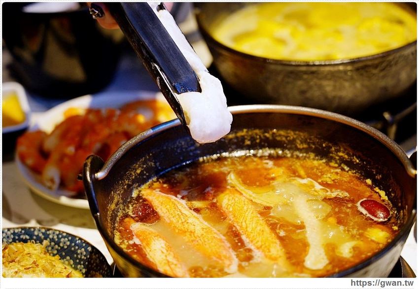 台中新開火鍋店，霸氣100隻蝦蝦端上桌，身份證有1、3、9再贈送花瓣松阪豬！