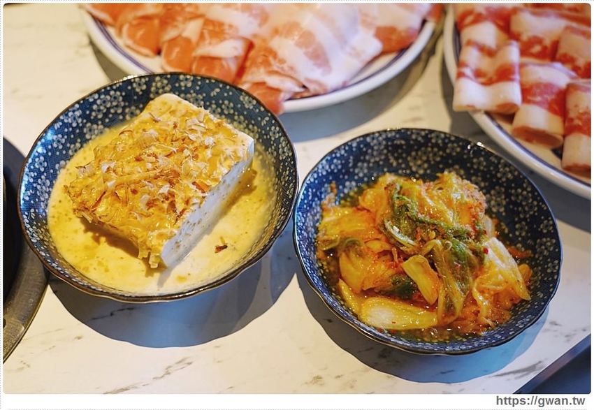 台中新開火鍋店，霸氣100隻蝦蝦端上桌，身份證有1、3、9再贈送花瓣松阪豬！