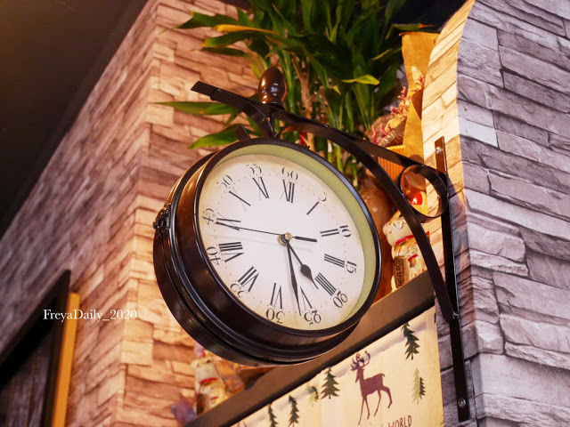 2019, Dec│海島咖啡館│走吧澎湖哪裡玩：澎湖馬公 寵物友善咖啡館 超可愛店貓坐檯