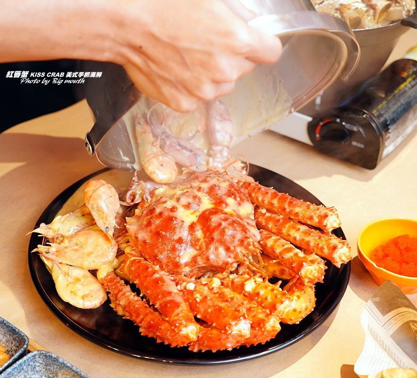 【桃園中壢】紅唇蟹KISS CRAB美式手抓海鮮．帝王蟹+炙燒牛排+海鮮鍋!