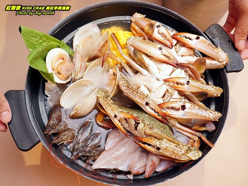 【桃園中壢】紅唇蟹KISS CRAB美式手抓海鮮．帝王蟹+炙燒牛排+海鮮鍋!