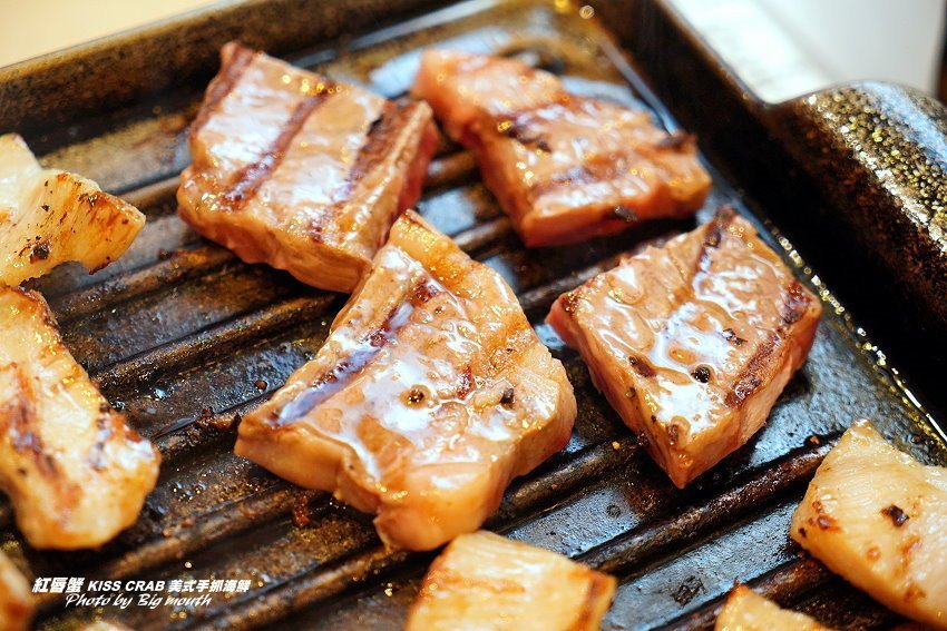 【桃園中壢】紅唇蟹KISS CRAB美式手抓海鮮．帝王蟹+炙燒牛排+海鮮鍋!