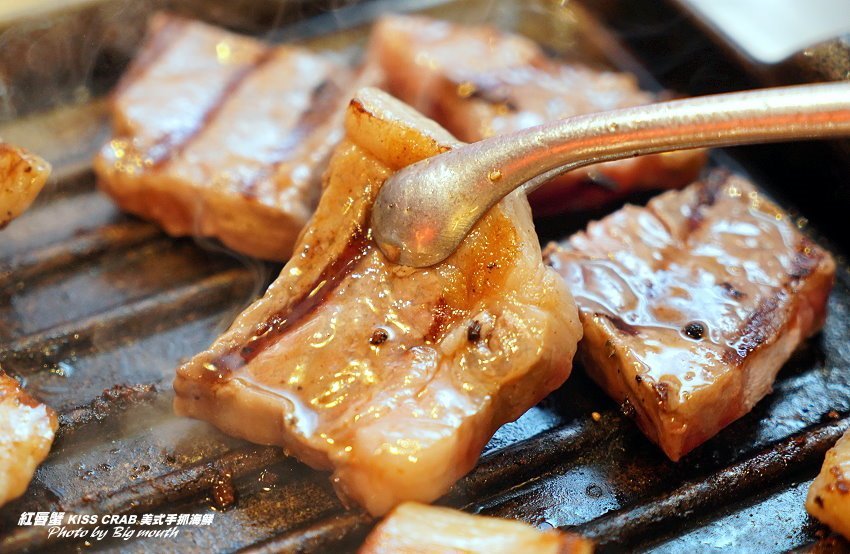 【桃園中壢】紅唇蟹KISS CRAB美式手抓海鮮．帝王蟹+炙燒牛排+海鮮鍋!