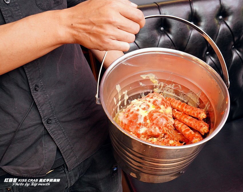 【桃園中壢】紅唇蟹KISS CRAB美式手抓海鮮．帝王蟹+炙燒牛排+海鮮鍋!