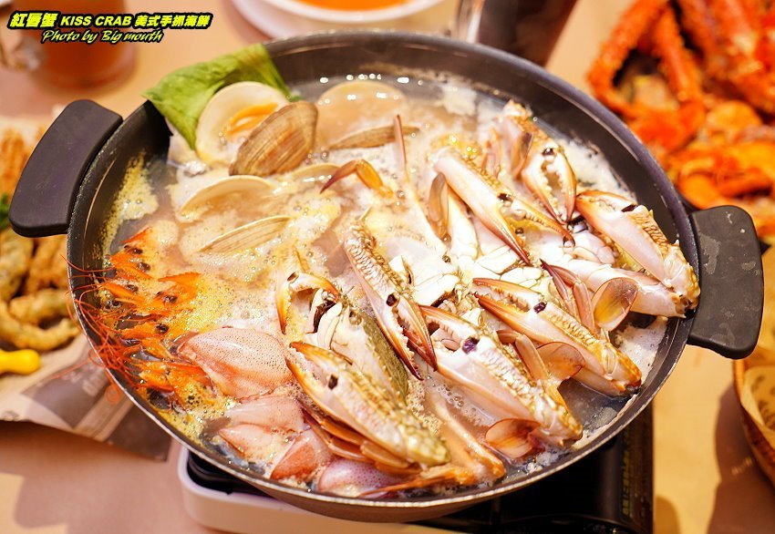 【桃園中壢】紅唇蟹KISS CRAB美式手抓海鮮．帝王蟹+炙燒牛排+海鮮鍋!