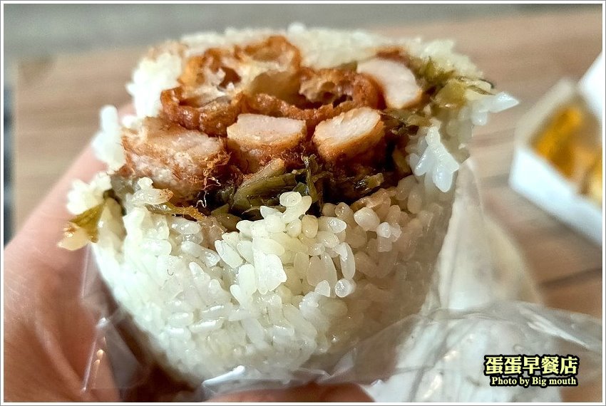 【桃園早餐】蛋蛋早餐店.大份量古早味粉漿起司蛋餅,Q滑香嫩超飽足!