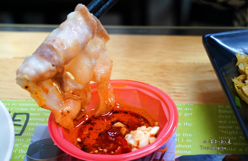 台中北屯》大塊紅燒牛肉麵 北平店~超浮誇厚切大塊滷牛腱，湯頭銷魂平價牛肉麵！ - 小潔趴趴走旅遊札記