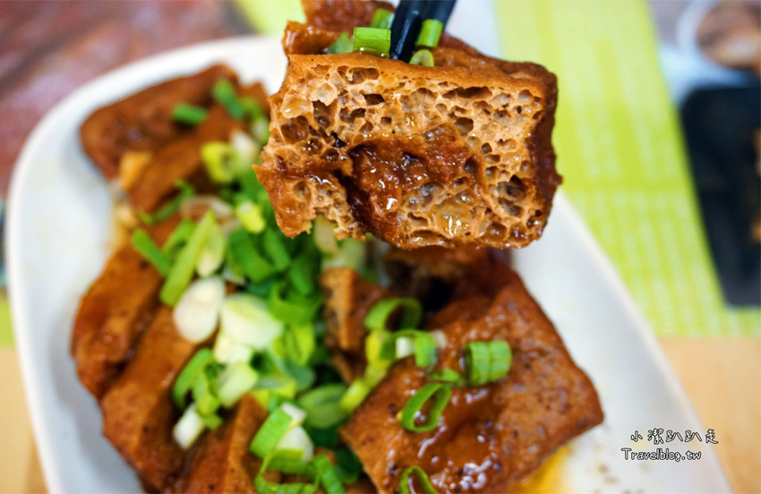 台中北屯》大塊紅燒牛肉麵 北平店~超浮誇厚切大塊滷牛腱，湯頭銷魂平價牛肉麵！ - 小潔趴趴走旅遊札記