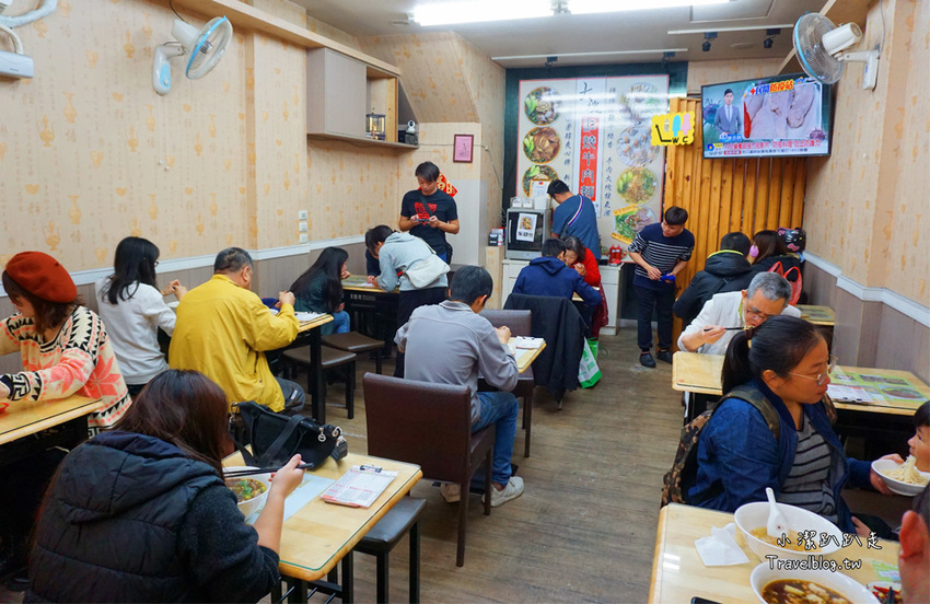 台中北屯》大塊紅燒牛肉麵 北平店~超浮誇厚切大塊滷牛腱，湯頭銷魂平價牛肉麵！ - 小潔趴趴走旅遊札記