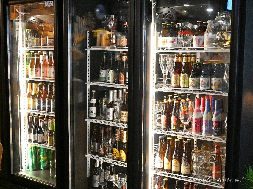 迷路&Elk｜結合早午餐的餐酒館，半夜也吃的到美味早午餐，價格平價，裝潢走網美風，台中求婚場地推薦～