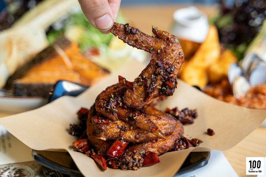 【台中北區美食】迷路 & Elk｜複合式餐酒館結合豐盛早午餐，網羅 200 種各國酒款，吃得到多樣化食材！ | 別墅裡的 100 種味道