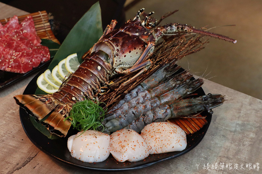 新竹燒肉推薦阿叔燒肉!被燒肉耽誤的炒飯店,平日中午也能吃火鍋燒烤!生日壽星優惠餐廳