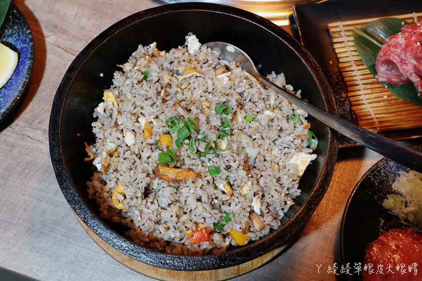 新竹燒肉推薦阿叔燒肉!被燒肉耽誤的炒飯店,平日中午也能吃火鍋燒烤!生日壽星優惠餐廳