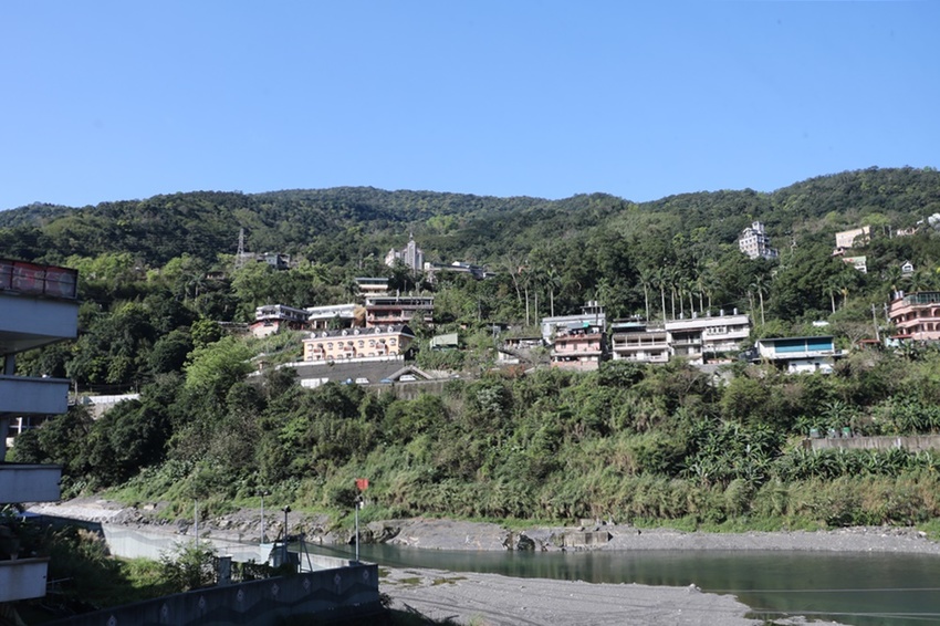 新北烏來住宿。烏來輕井澤溫泉旅館 平價溫泉飯店、鄰近烏來老街、烏來台車