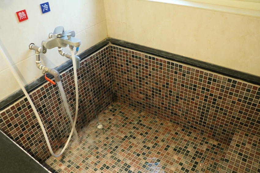 新北烏來住宿。烏來輕井澤溫泉旅館 平價溫泉飯店、鄰近烏來老街、烏來台車