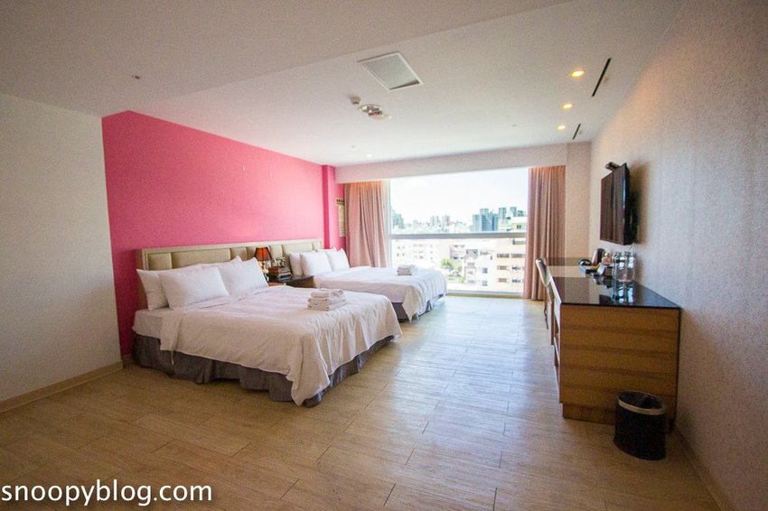 【台中一中商圈住宿】香榭驪舍大飯店～近商圈生活機能佳，網美打卡牆、彩繪藝術，充滿藝術氣息的飯店