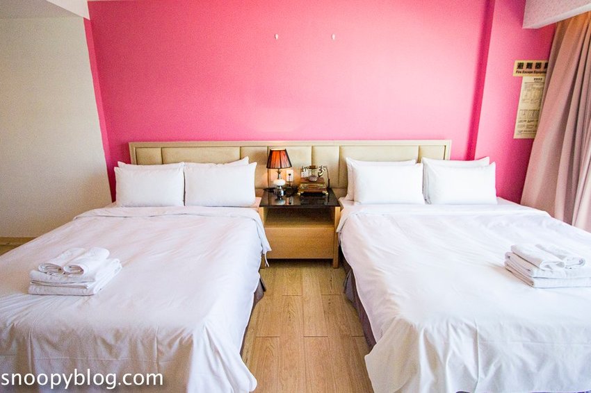 【台中一中商圈住宿】香榭驪舍大飯店～近商圈生活機能佳，網美打卡牆、彩繪藝術，充滿藝術氣息的飯店