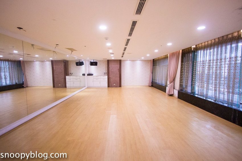 【台中一中商圈住宿】香榭驪舍大飯店～近商圈生活機能佳，網美打卡牆、彩繪藝術，充滿藝術氣息的飯店