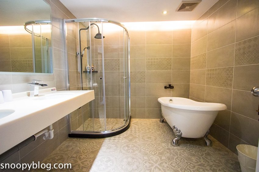 【台中一中商圈住宿】香榭驪舍大飯店～近商圈生活機能佳，網美打卡牆、彩繪藝術，充滿藝術氣息的飯店