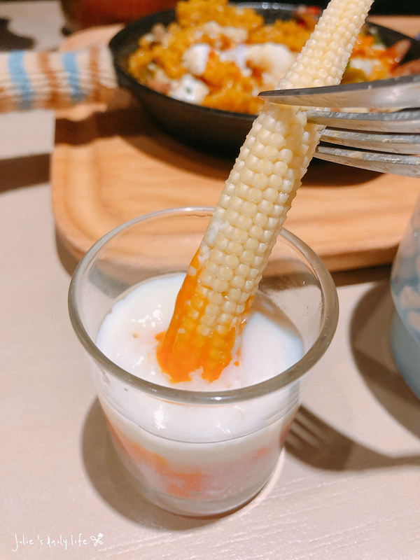 Gluten-Free Diet,Low GI,Low-Card Diet,MENU,Vegetarnian Dishes,World GYM天母店對面的高蛋白料理,低GI,低GI飲食,低溫烹調,健康料理,健身以後吃甚麼?,健身餐,士林,士林天母,天母,天母圓環,天母生活市集,減醣飲食,無奶,無糖,無麩質,無麩質料理,砧板原食料理,美食,腰果花,腰果花砧板原食料理,舒肥飲食,菜單,蔬食料理,養生料理 @跟著Julie一起走吧