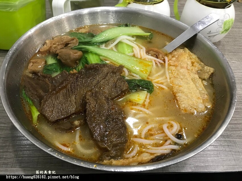 【台北萬華區 】萬華美食推薦『艋舺200螺螄粉』除螺螄粉好吃外,韭菜螺螄湯餃也很讚~