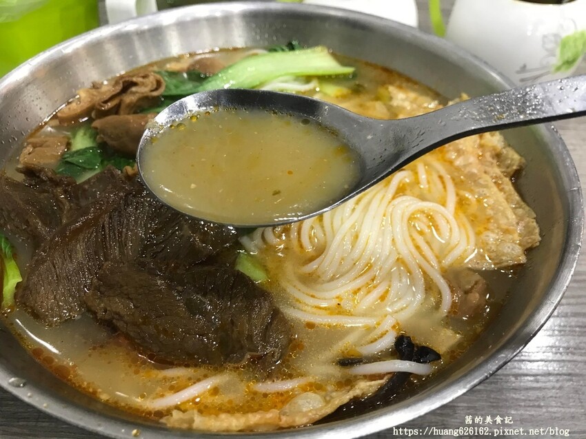 【台北萬華區 】萬華美食推薦『艋舺200螺螄粉』除螺螄粉好吃外,韭菜螺螄湯餃也很讚~