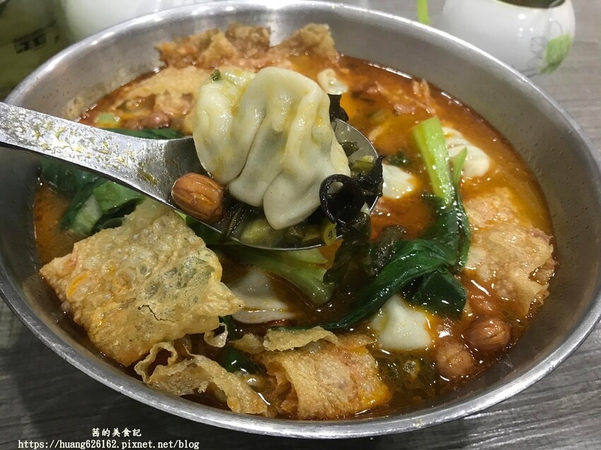 【台北萬華區 】萬華美食推薦『艋舺200螺螄粉』除螺螄粉好吃外,韭菜螺螄湯餃也很讚~