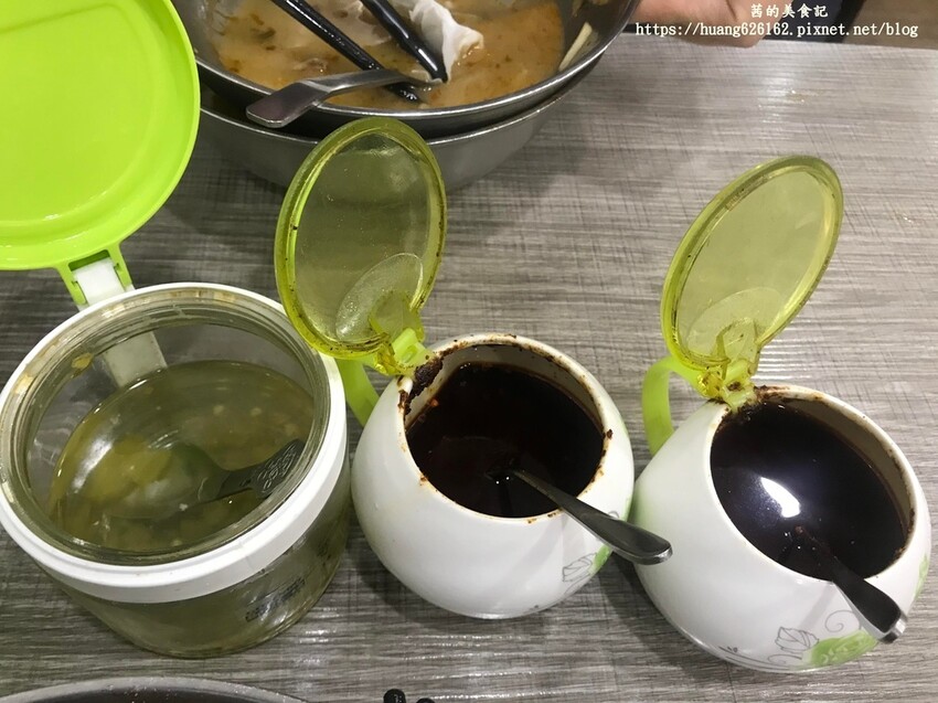 【台北萬華區 】萬華美食推薦『艋舺200螺螄粉』除螺螄粉好吃外,韭菜螺螄湯餃也很讚~