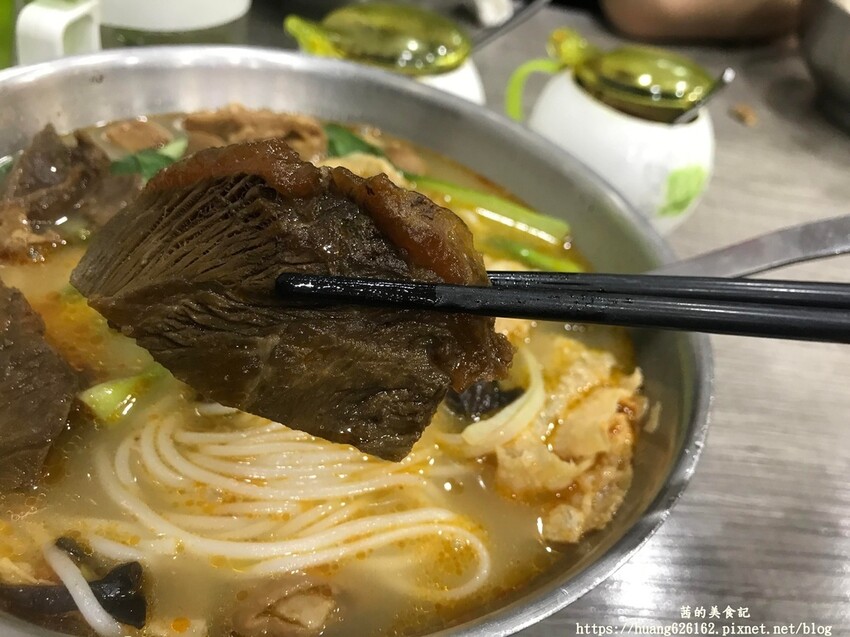 【台北萬華區 】萬華美食推薦『艋舺200螺螄粉』除螺螄粉好吃外,韭菜螺螄湯餃也很讚~