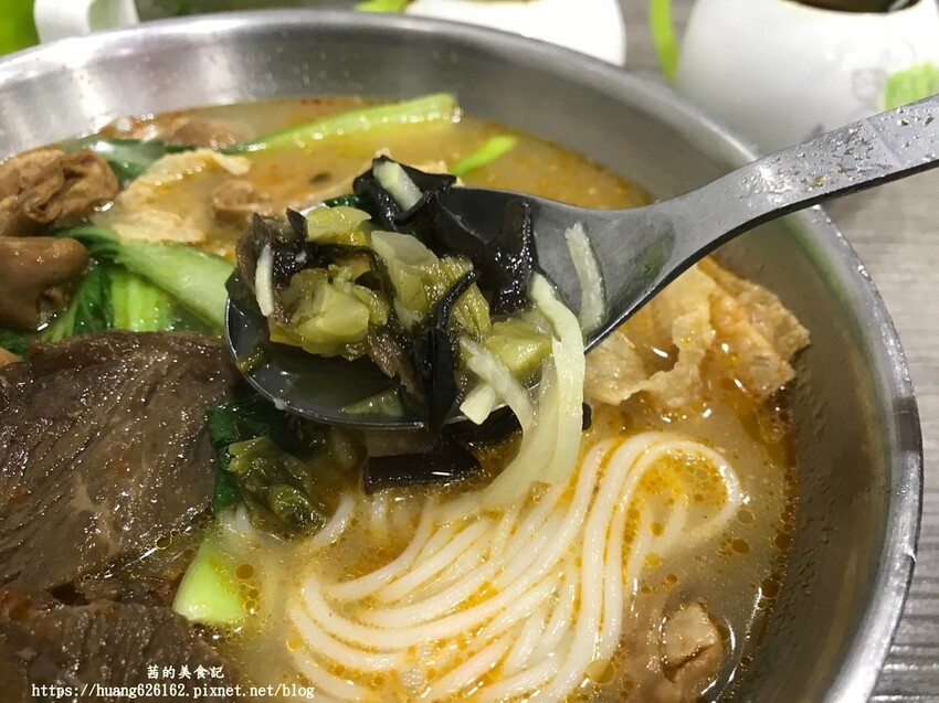 【台北萬華區 】萬華美食推薦『艋舺200螺螄粉』除螺螄粉好吃外,韭菜螺螄湯餃也很讚~