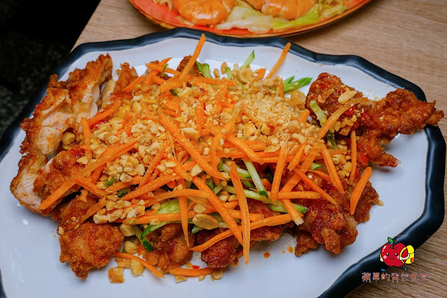 [雲泰美食] 新竹 - 楊家米干 用料實在又開胃的泰式海鮮酸辣米干 微辣又脆口的蝦醬炒食蔬 結合酥脆與細嫩口感的泰式椒麻雞