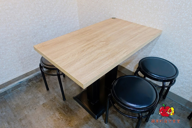 [食記] 新竹北區 - 楊家米干雲南美食(二訪) 純手工製作米干 檸檬香茅奶香四溢 泰式炒媽媽麵 泰式酸辣炒蝦 用料新鮮澎湃