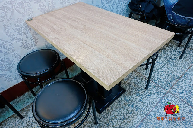 [雲泰美食] 新竹 - 楊家米干 用料實在又開胃的泰式海鮮酸辣米干 微辣又脆口的蝦醬炒食蔬 結合酥脆與細嫩口感的泰式椒麻雞