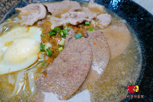 [食記] 新竹北區 - 楊家米干雲南美食(二訪) 純手工製作米干 檸檬香茅奶香四溢 泰式炒媽媽麵 泰式酸辣炒蝦 用料新鮮澎湃