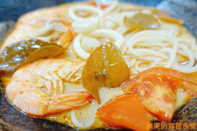 [食記] 新竹北區 - 楊家米干雲南美食 自製米甘 鮮甜厚切豬肉 異國香料與鮮蝦完美結合 打拋豬香味撲鼻好下飯