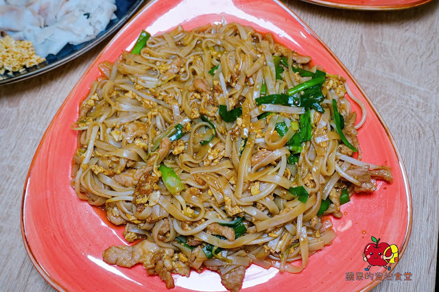 [食記] 新竹北區 - 楊家米干雲南美食(二訪) 純手工製作米干 檸檬香茅奶香四溢 泰式炒媽媽麵 泰式酸辣炒蝦 用料新鮮澎湃