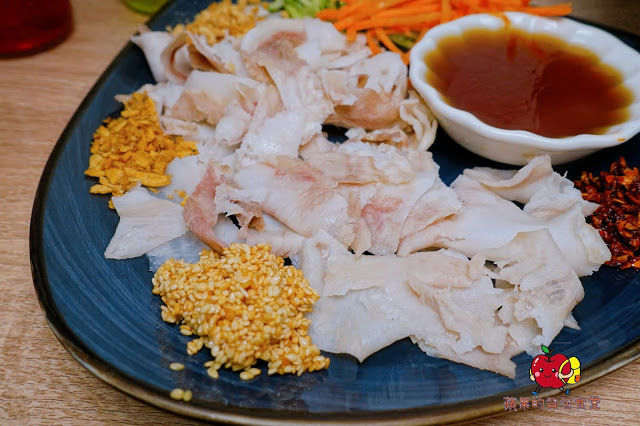 [食記] 新竹北區 - 楊家米干雲南美食(二訪) 純手工製作米干 檸檬香茅奶香四溢 泰式炒媽媽麵 泰式酸辣炒蝦 用料新鮮澎湃