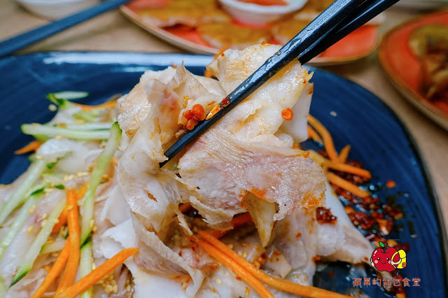 [食記] 新竹北區 - 楊家米干雲南美食(二訪) 純手工製作米干 檸檬香茅奶香四溢 泰式炒媽媽麵 泰式酸辣炒蝦 用料新鮮澎湃