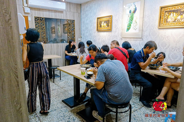 [食記] 新竹北區 - 楊家米干雲南美食(二訪) 純手工製作米干 檸檬香茅奶香四溢 泰式炒媽媽麵 泰式酸辣炒蝦 用料新鮮澎湃