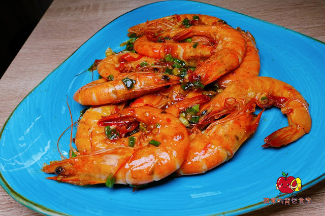 [雲泰美食] 新竹 - 楊家米干 用料實在又開胃的泰式海鮮酸辣米干 微辣又脆口的蝦醬炒食蔬 結合酥脆與細嫩口感的泰式椒麻雞