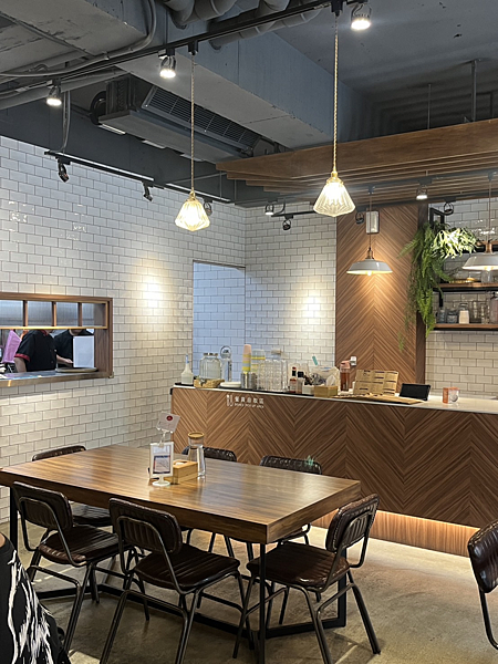 【桃園美食】藝文特區人氣咖啡廳T2 Cafe|親子寵物友善|