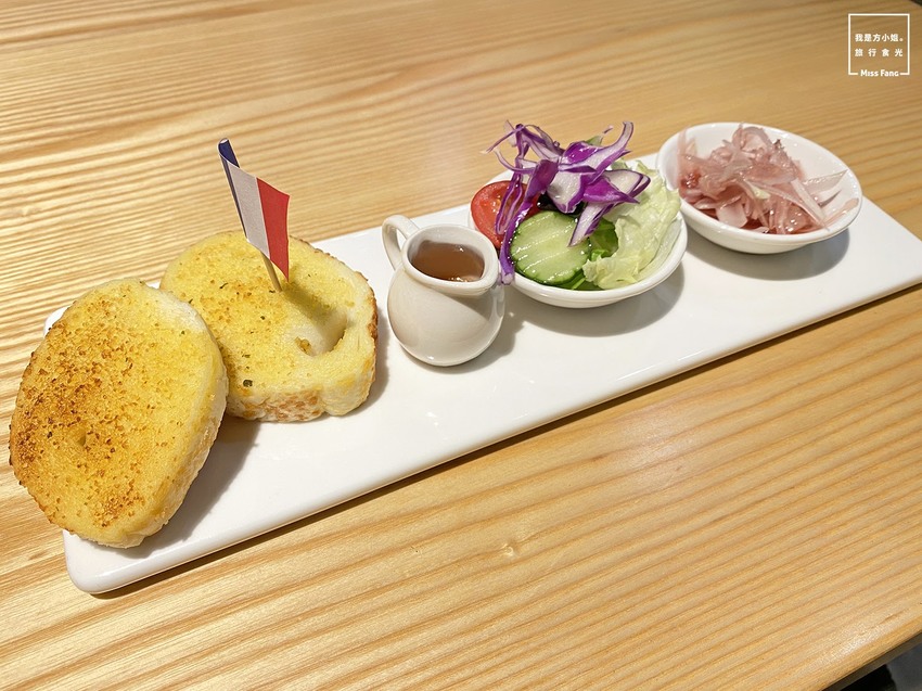 斗六餐廳｜Daily Life. 煩惱什麼餐酒館。網路炸紅的浮誇爆炸蛤蜊麵【搬新家囉】義大利麵/燉飯/披薩/鮮釀啤酒