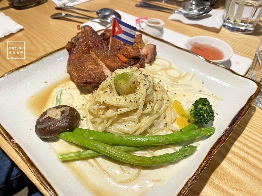 斗六餐廳｜Daily Life. 煩惱什麼餐酒館。網路炸紅的浮誇爆炸蛤蜊麵【搬新家囉】義大利麵/燉飯/披薩/鮮釀啤酒
