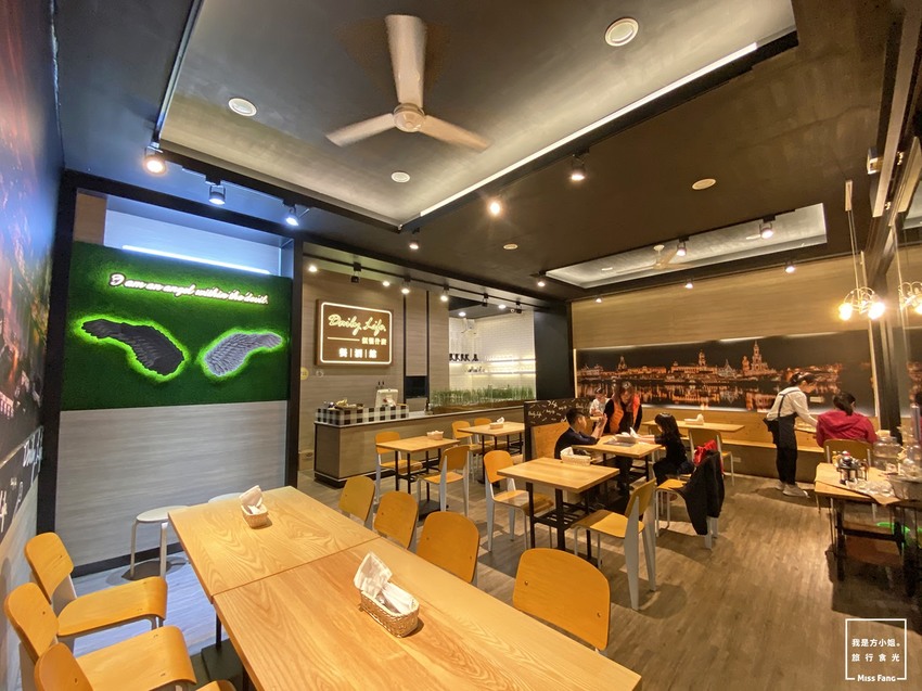 斗六餐廳｜Daily Life. 煩惱什麼餐酒館。網路炸紅的浮誇爆炸蛤蜊麵【搬新家囉】義大利麵/燉飯/披薩/鮮釀啤酒